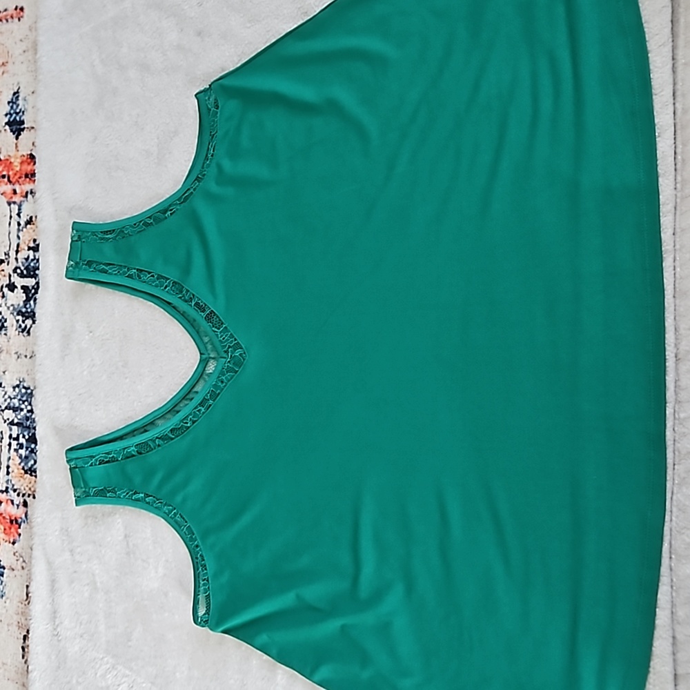 NWOT emerald green torrid top